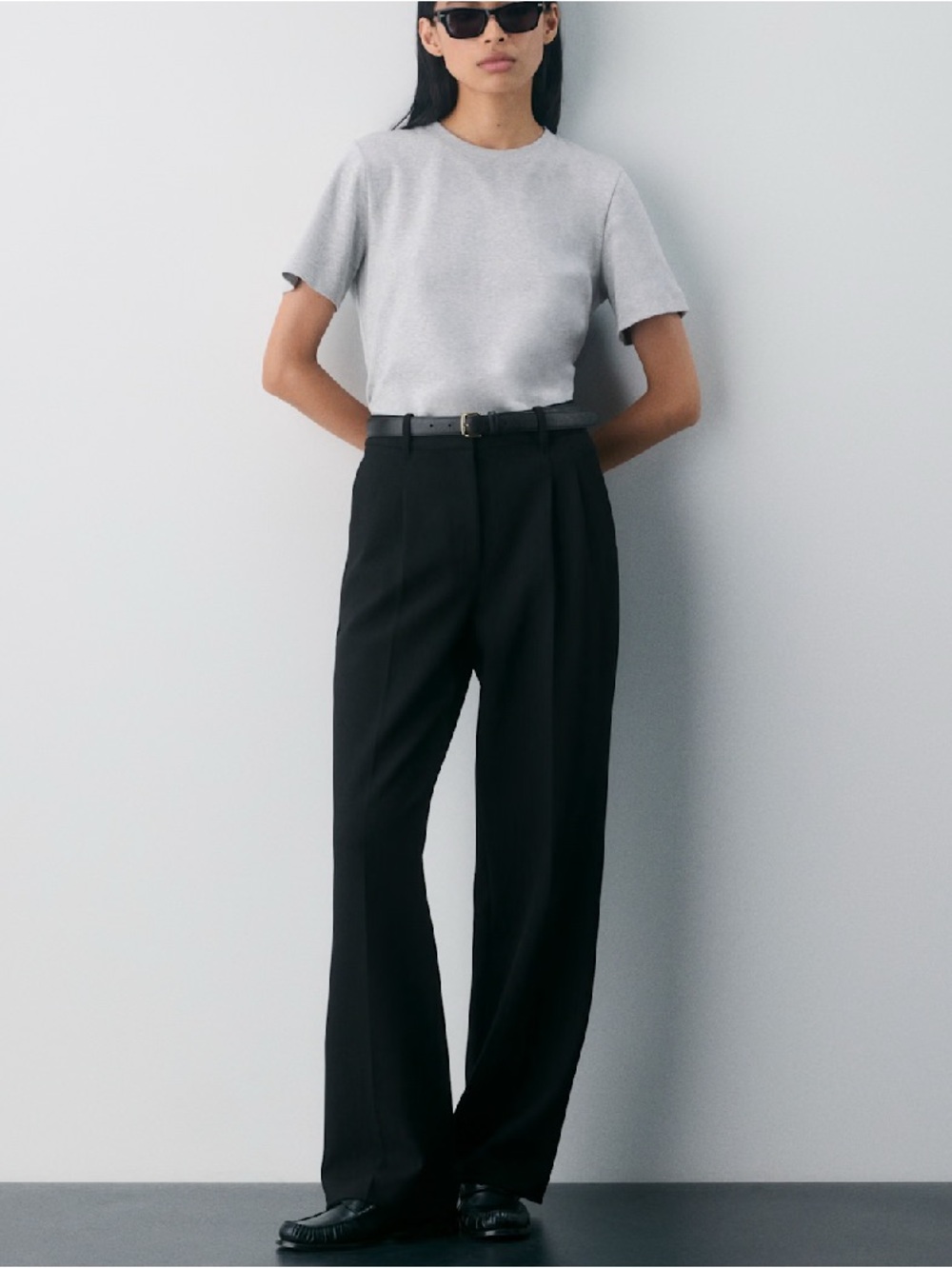 Aritzia Effortless Pants sz4 or 27” Waist. Black Wide-Leg Trousers